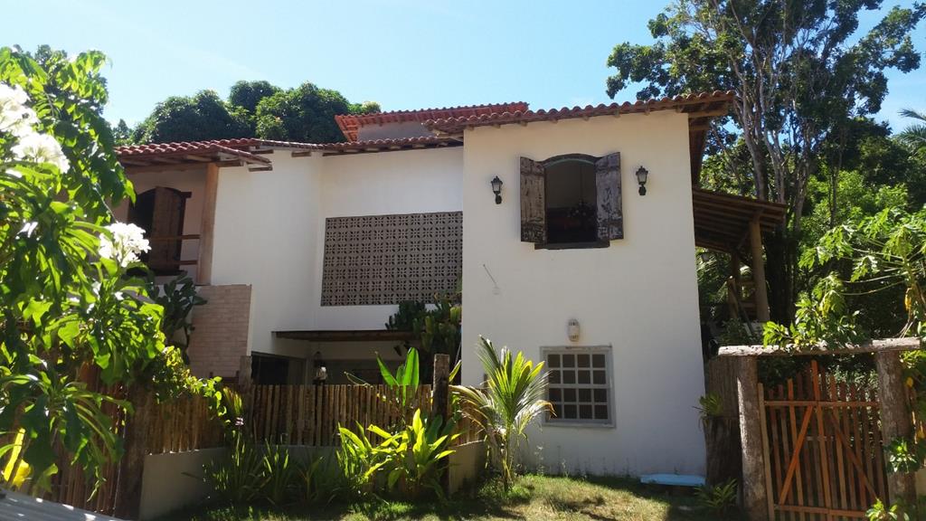 CASA LOCALIZADA A 800M DO CENTRO DE ARRAIAL D’AJUDA