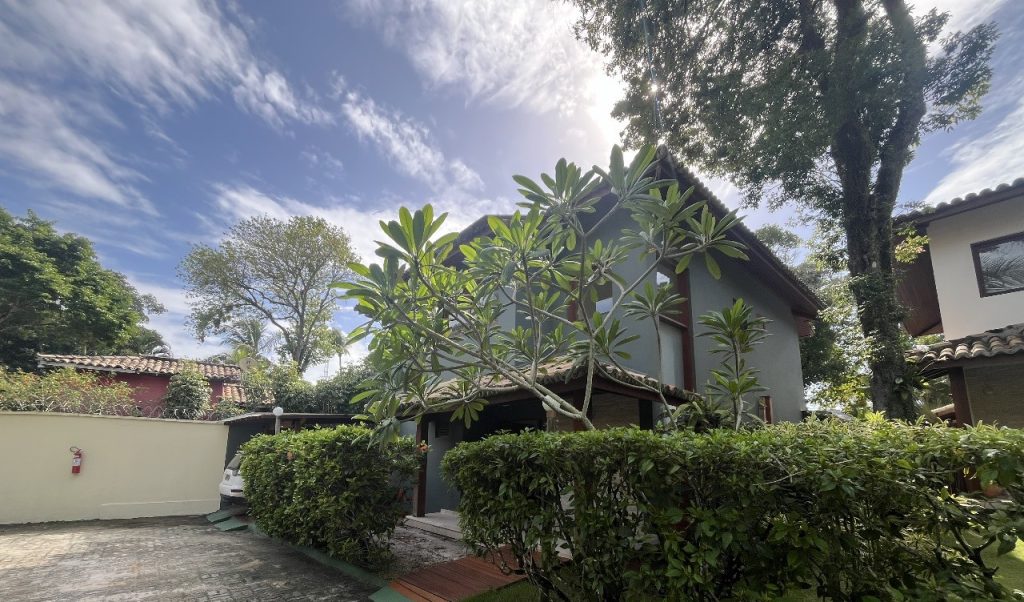 CASA EM EXCELENTE CONDOMÍNIO RESIDENCIAL