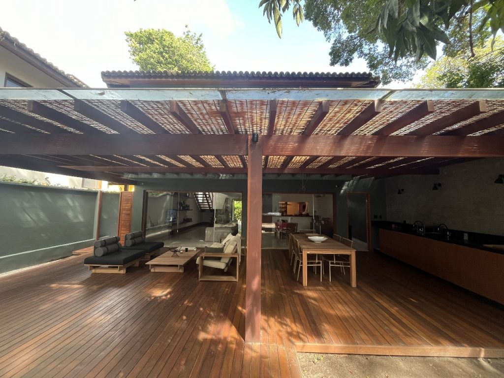 CASA EM EXCELENTE CONDOMÍNIO RESIDENCIAL