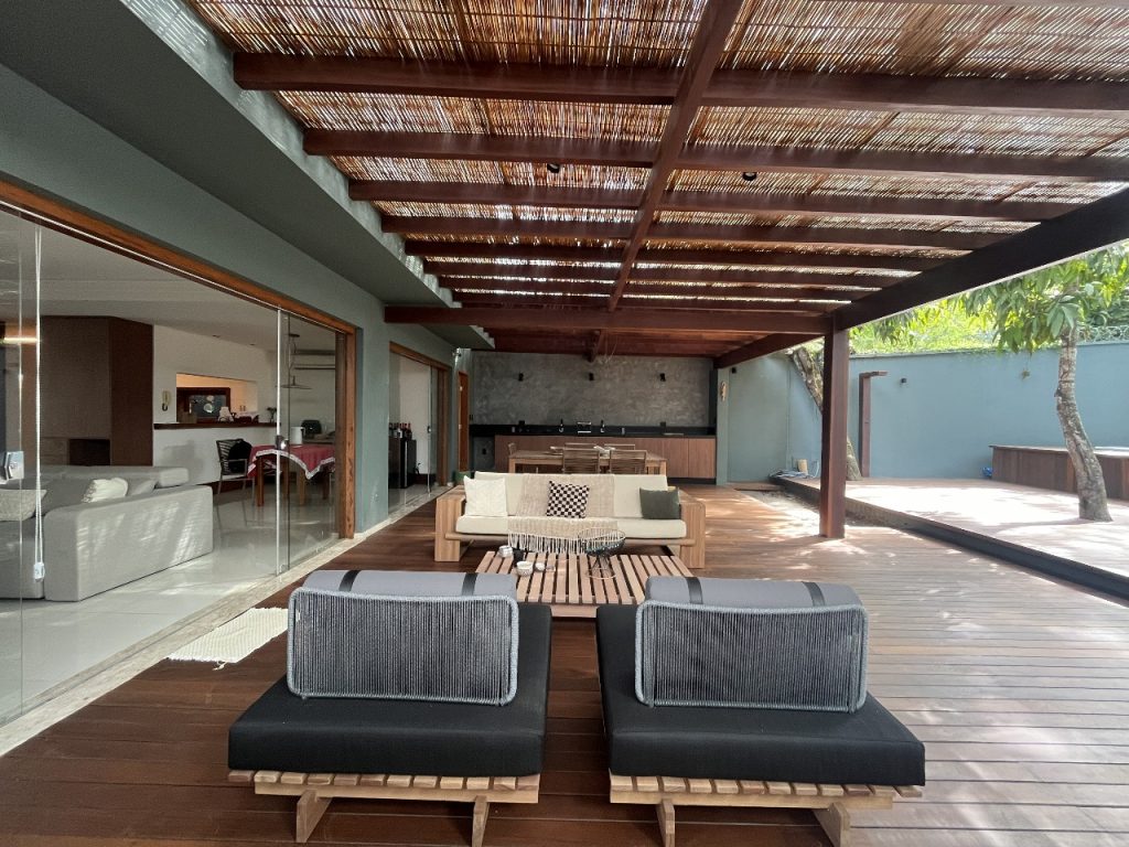 CASA EM EXCELENTE CONDOMÍNIO RESIDENCIAL