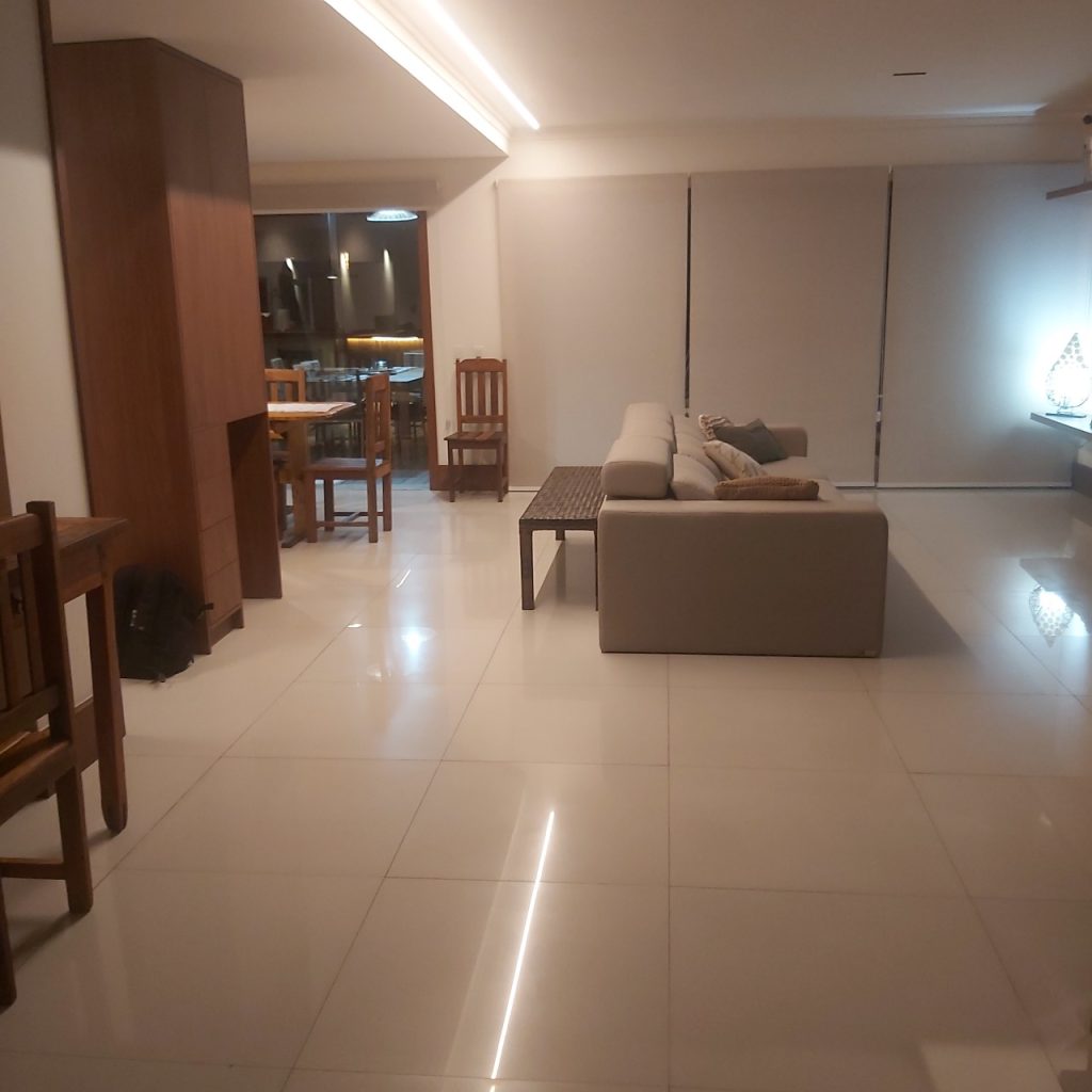 CASA EM EXCELENTE CONDOMÍNIO RESIDENCIAL