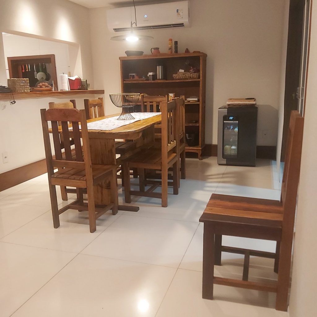 CASA EM EXCELENTE CONDOMÍNIO RESIDENCIAL