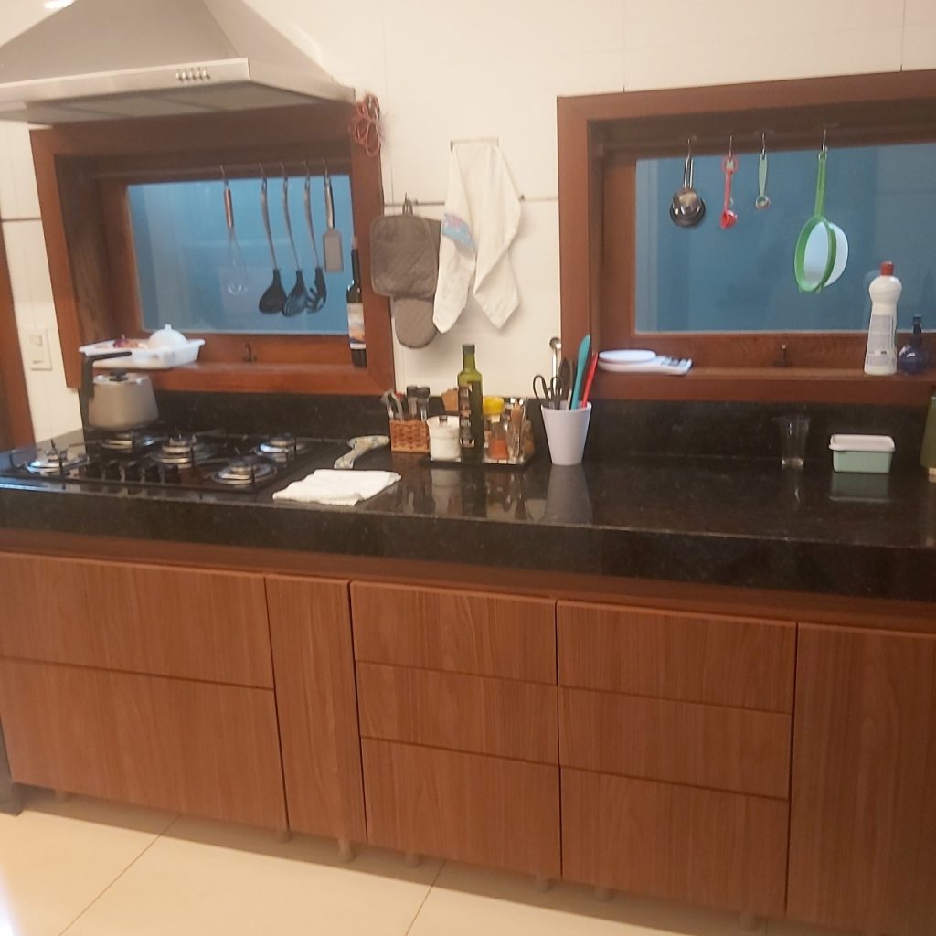 CASA EM EXCELENTE CONDOMÍNIO RESIDENCIAL