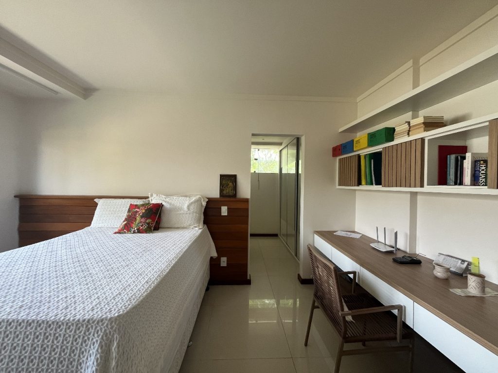 CASA EM EXCELENTE CONDOMÍNIO RESIDENCIAL