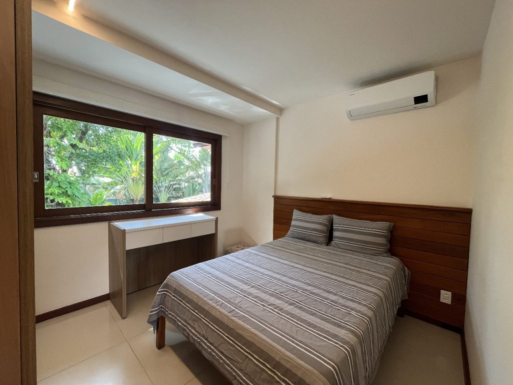 CASA EM EXCELENTE CONDOMÍNIO RESIDENCIAL