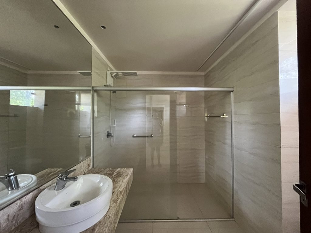 CASA EM EXCELENTE CONDOMÍNIO RESIDENCIAL