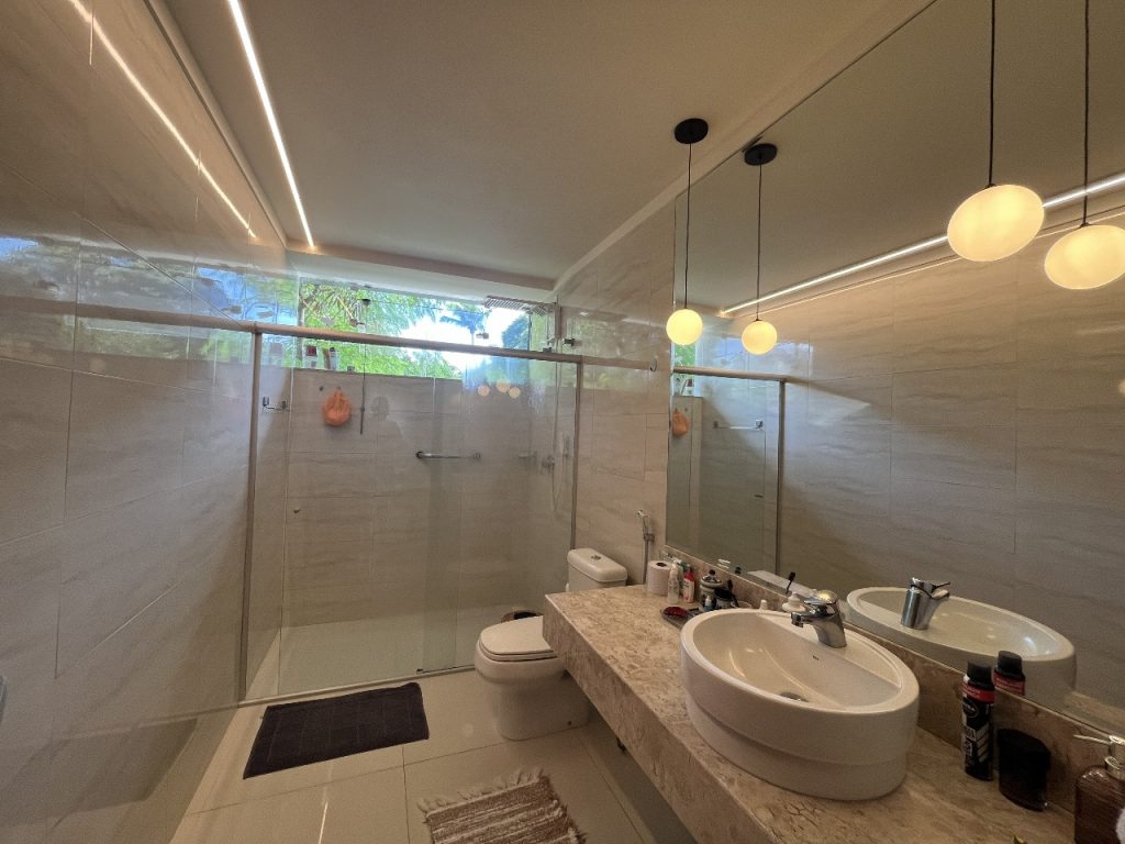 CASA EM EXCELENTE CONDOMÍNIO RESIDENCIAL