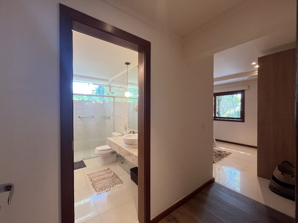 CASA EM EXCELENTE CONDOMÍNIO RESIDENCIAL